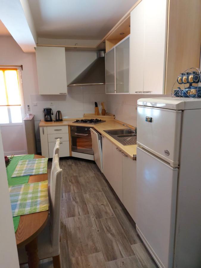 Apartman Stefan Lägenhet Karlobag Exteriör bild
