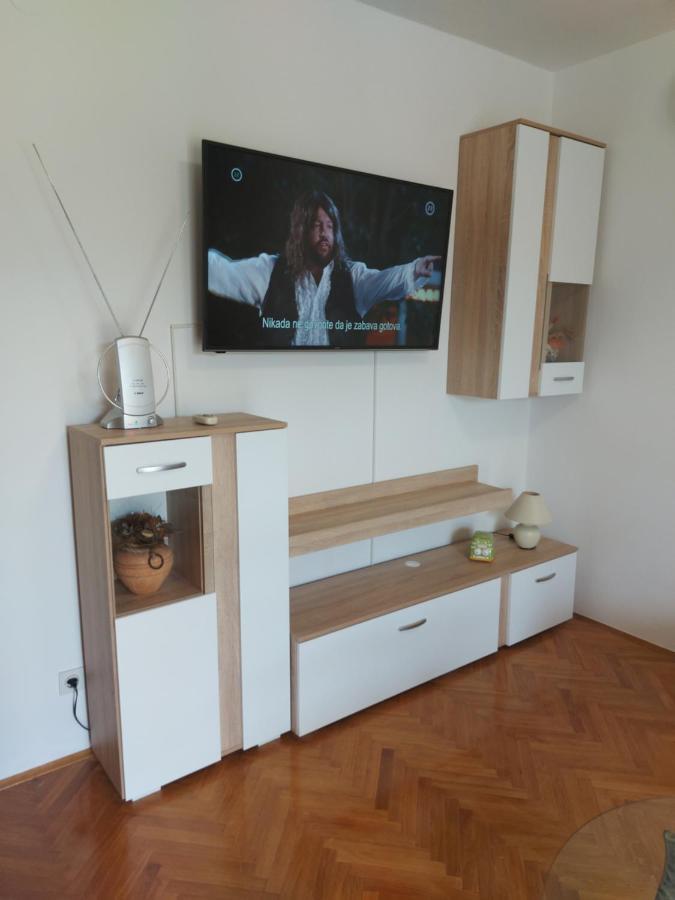Apartman Stefan Lägenhet Karlobag Exteriör bild